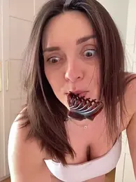 Petite_minette30 webcam model stream image