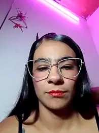 Leslly_ webcam model stream image