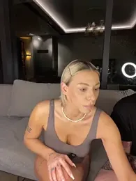 SexOnMyLvL webcam model stream image