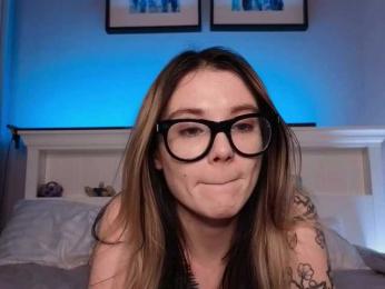 Alicee-teasee webcam model stream image