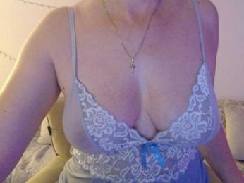 goodSnowQueen webcam model stream image