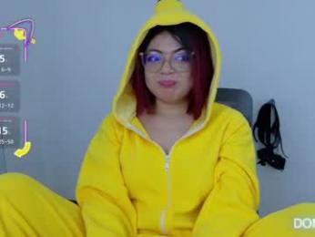 cat_white webcam model stream image