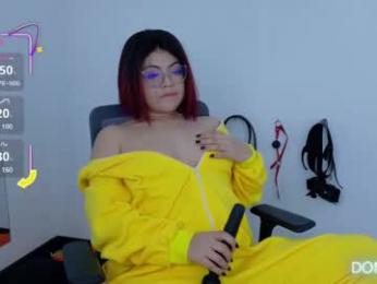 cat_white webcam model stream image