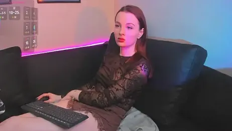 AprilAvery webcam stripchat model stream image