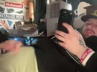 throbbingcock2004 webcam model stream image