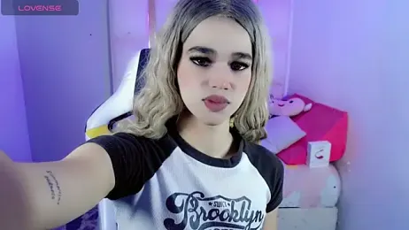 Sophiaa_doll_ webcam model stream image