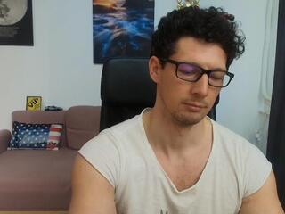 Brutus K webcam flirt4free model stream image