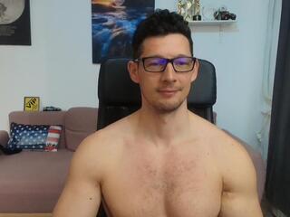 Brutus K webcam flirt4free model stream image