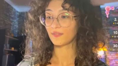 CurlyWinxy webcam cam4 model stream image