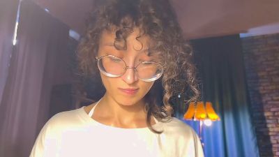 CurlyWinxy webcam model stream image