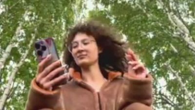 CurlyWinxy webcam model stream image