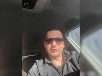 Cherriesa webcam model stream image