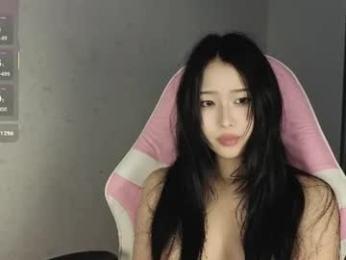 yenii_mai webcam model stream image