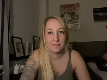 Ninimaus webcam model stream image