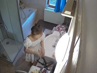 voyeurcam-julmodels-bath-2nd-2 webcam model stream image