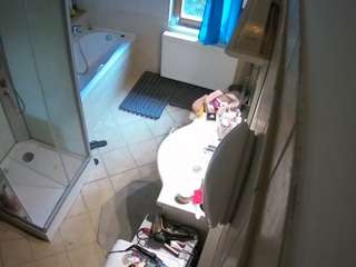 voyeurcam-julmodels-bath-2nd-2 webcam model stream image