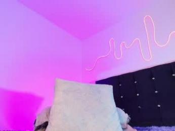 nahiavictoria webcam model stream image