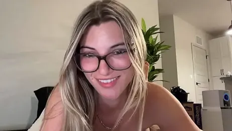 RosieCheeks_ webcam model stream image