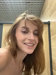 -AngelAri- webcam stripchat model stream image