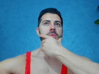 Cutler Q webcam flirt4free model stream image