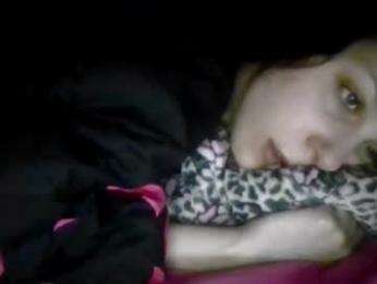 twizzytoxic22 webcam model stream image