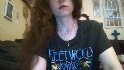 QueenCrimson webcam model stream image