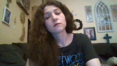 QueenCrimson webcam model stream image