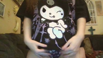 QueenCrimson webcam cam4 model stream image