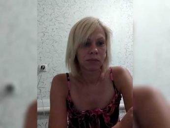JulieSilver webcam model stream image