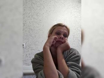 JulieSilver webcam model stream image