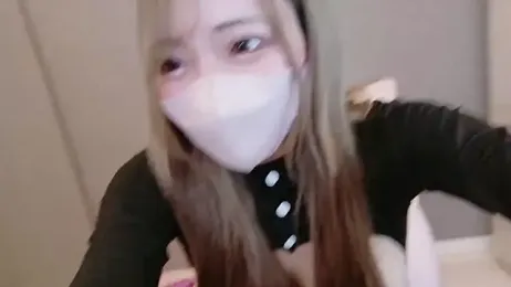 _chanMOMO_ webcam model stream image