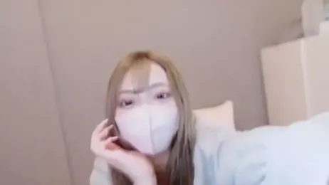 _chanMOMO_ webcam model stream image