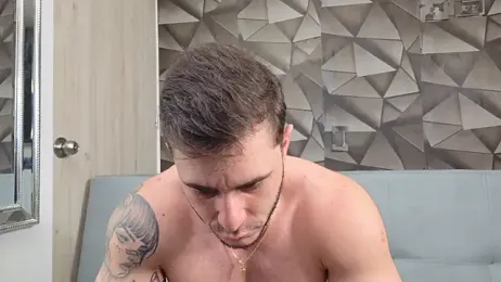 Latino_stud4u webcam model stream image