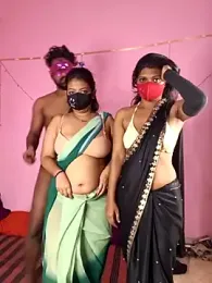 Wlid_HotCouple webcam model stream image