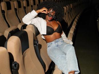 SerenaGolden webcam livejasmin model stream image