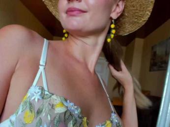 MissMotivated webcam bongacams model stream image