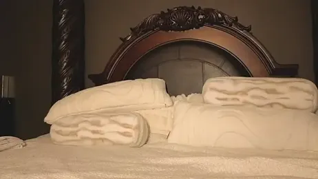 AllOiledUp webcam model stream image