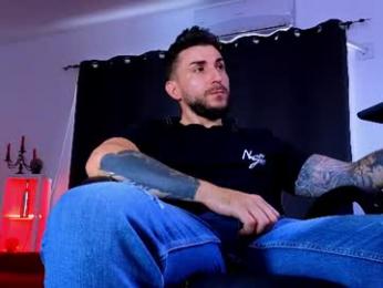 mightyaaron webcam model stream image