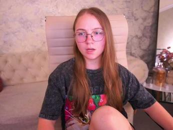ArrinaWairr webcam model stream image
