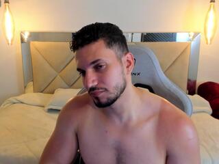 Ryan Ward webcam model stream image