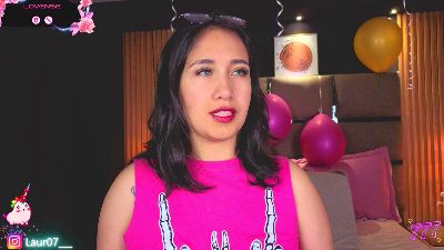 LauRoberts webcam cam4 model stream image