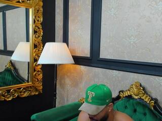 Logan Simons webcam model stream image