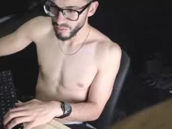 phantom_bigger1 webcam model stream image