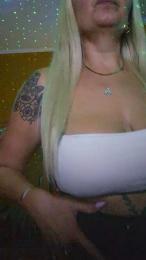 Arianabril webcam model stream image