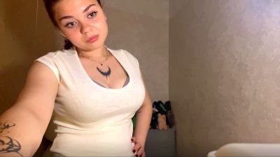RhiannonTaruc webcam model stream image