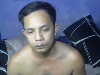 Lyndon F webcam model stream image