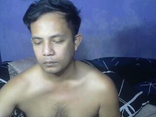 Lyndon F webcam model stream image