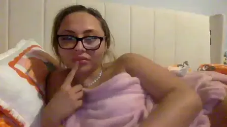 petitelucyXoxx webcam model stream image