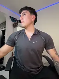strongboy_ webcam model stream image