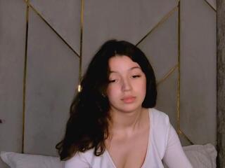Emmie Wren webcam model stream image